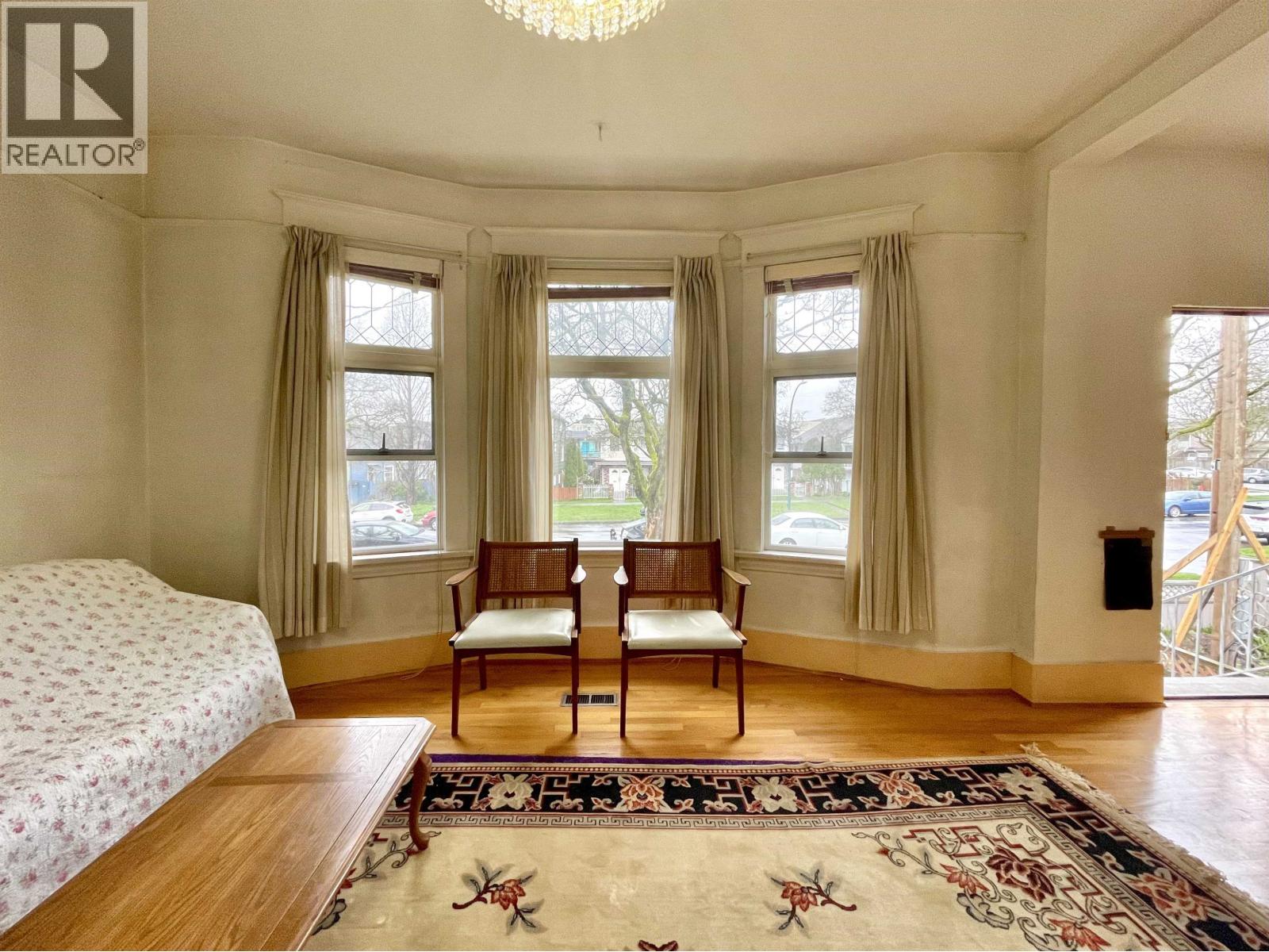 Property at 2250 E PENDER STREET image 3