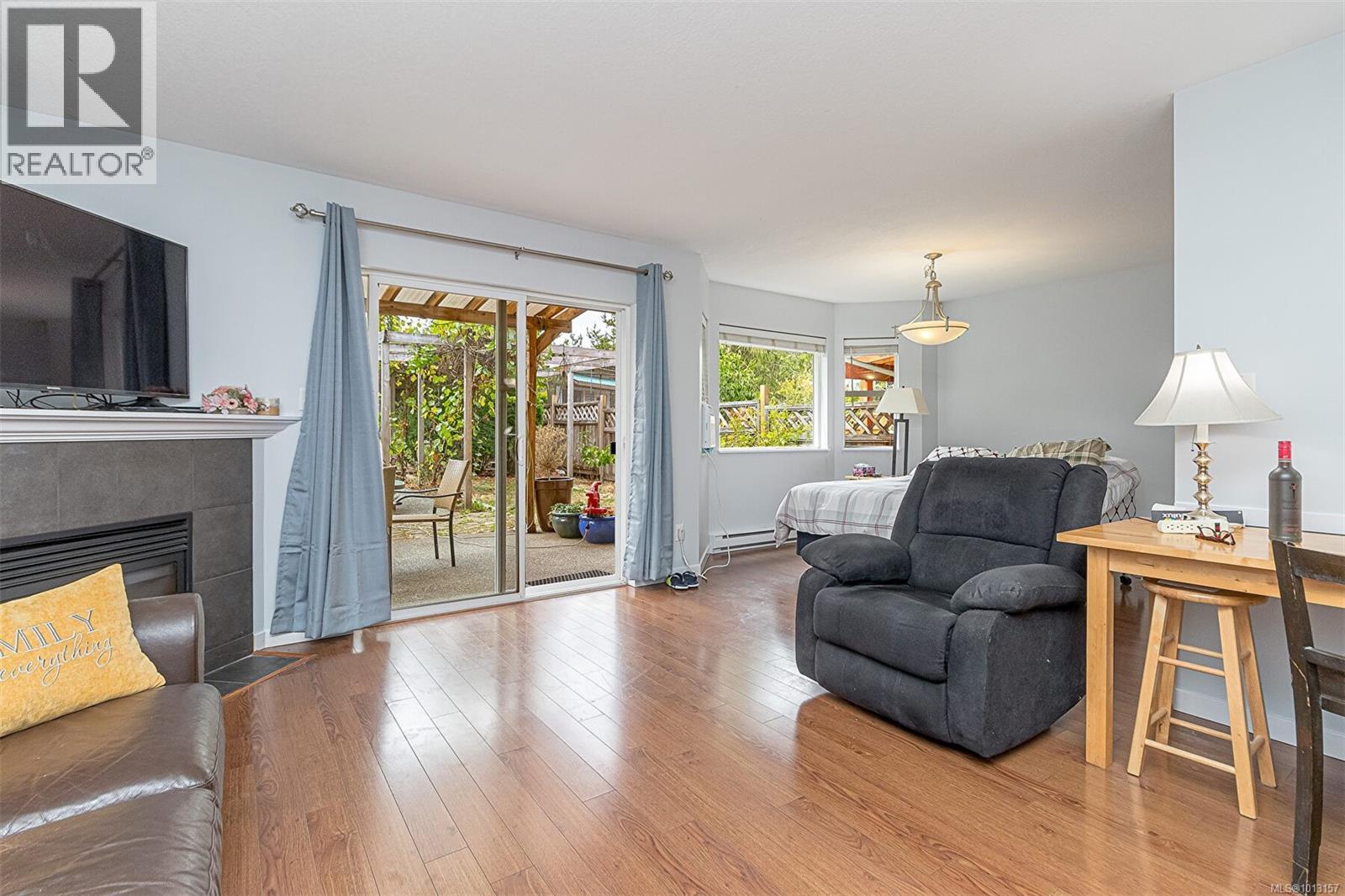 Property at 6000 Rockridge Rd image 5
