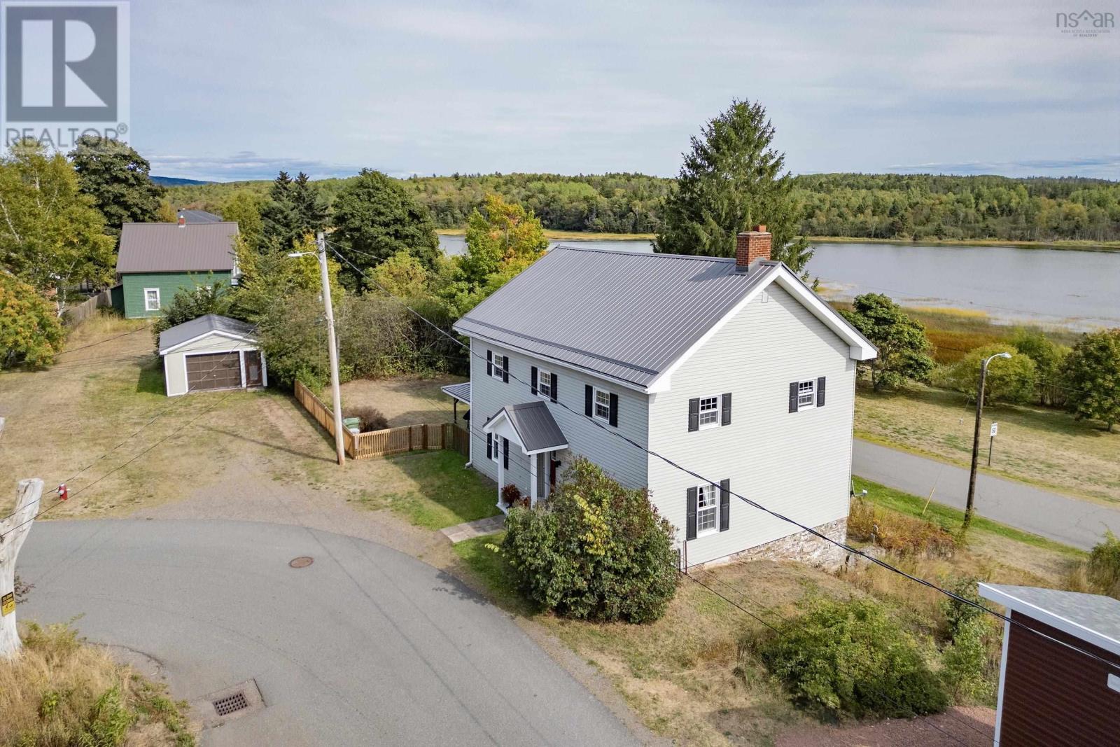100 Spring Street, Parrsboro, Nova Scotia  B0M 1S0 - Photo 2 - 202522976