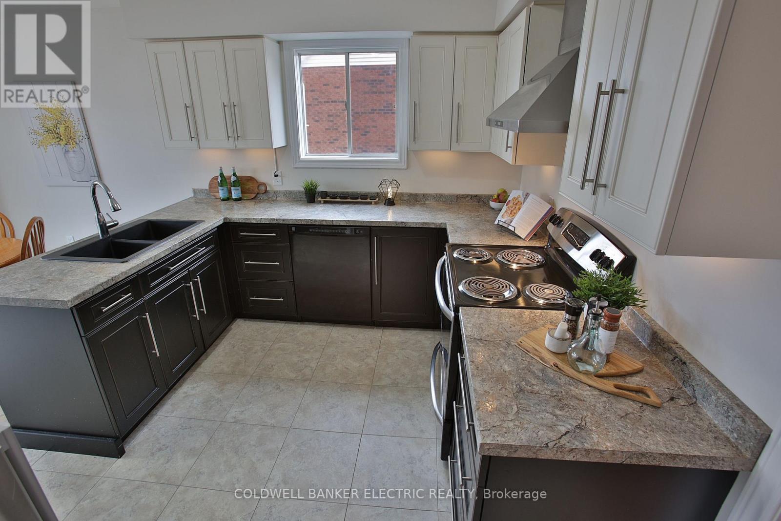 1830 Stratton Avenue, Peterborough, Ontario  K9K 2E6 - Photo 11 - X12395601