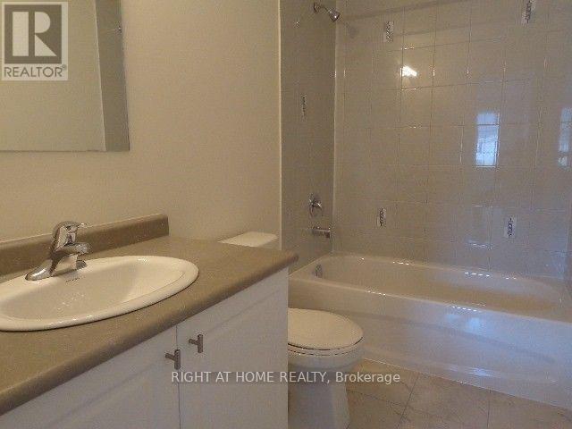 7 Hiscott Drive, Hamilton, Ontario  L8B 0A2 - Photo 9 - X12386842
