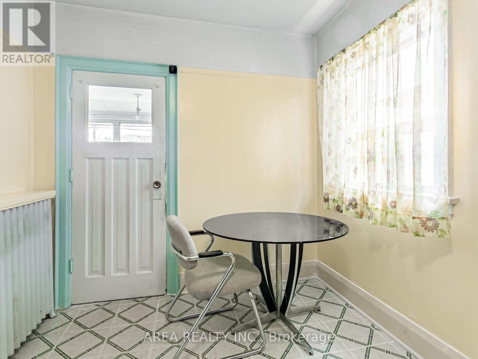 65 St Annes Road, Toronto, Ontario  M6J 2C4 - Photo 10 - C12395443