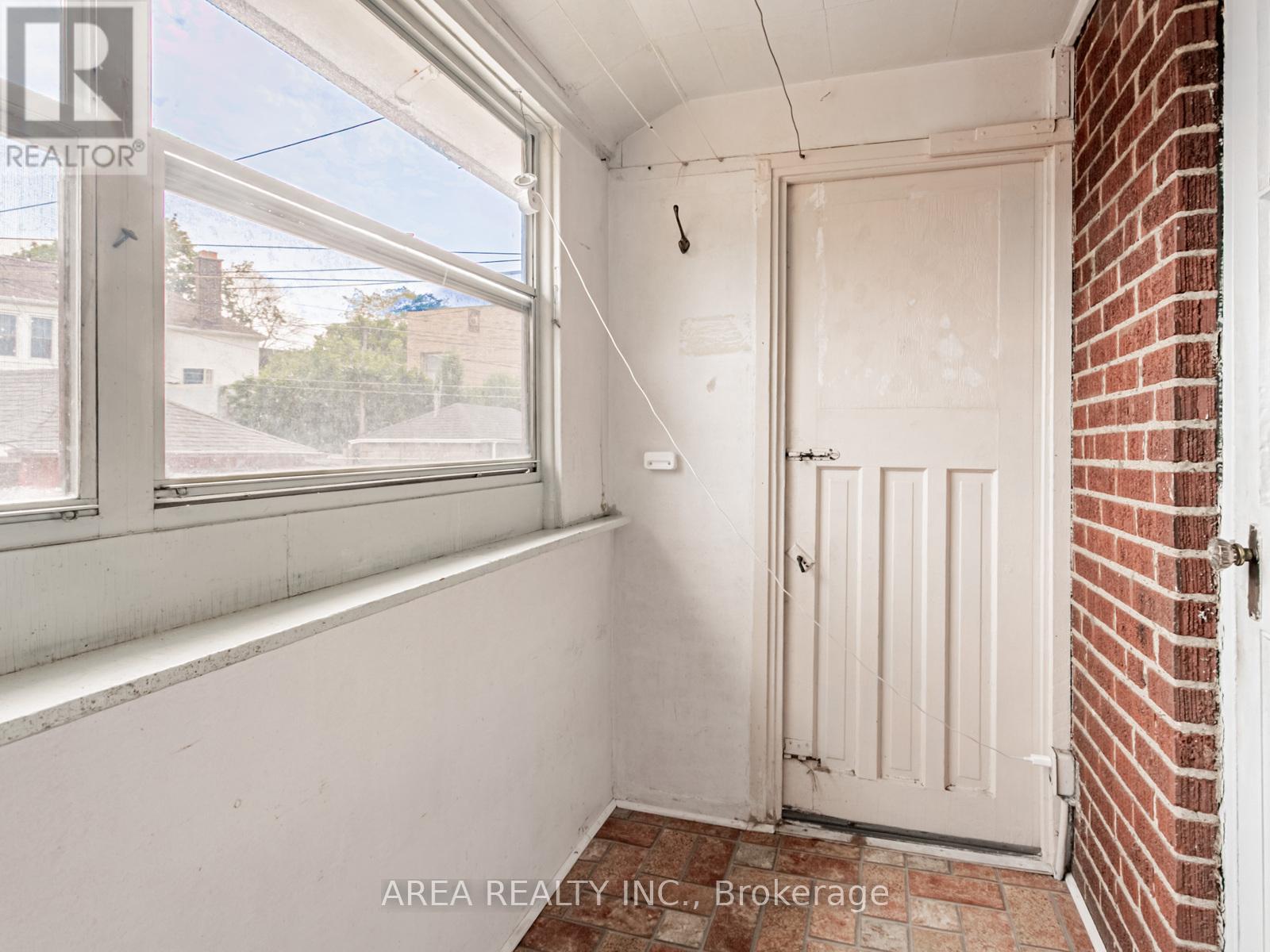 65 St Annes Road, Toronto, Ontario  M6J 2C4 - Photo 14 - C12395443