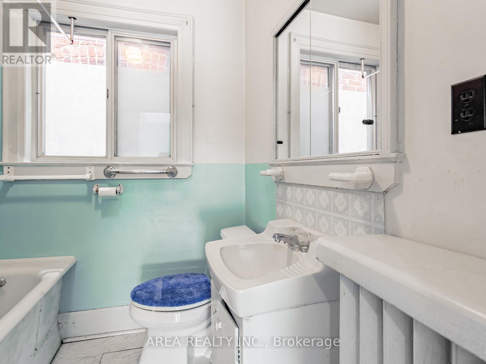 65 St Annes Road, Toronto, Ontario  M6J 2C4 - Photo 20 - C12395443