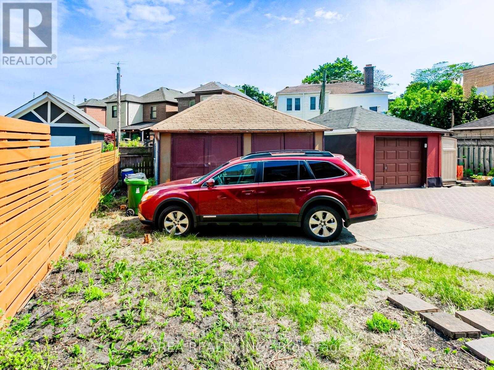 65 St Annes Road, Toronto, Ontario  M6J 2C4 - Photo 30 - C12395443