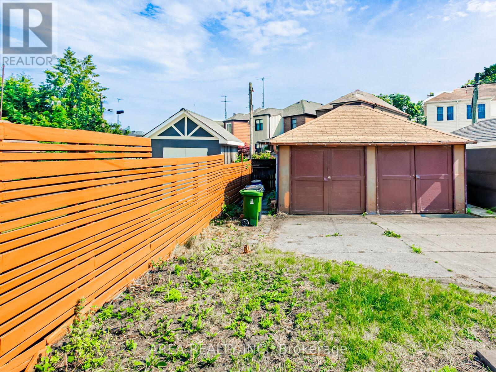 65 St Annes Road, Toronto, Ontario  M6J 2C4 - Photo 31 - C12395443