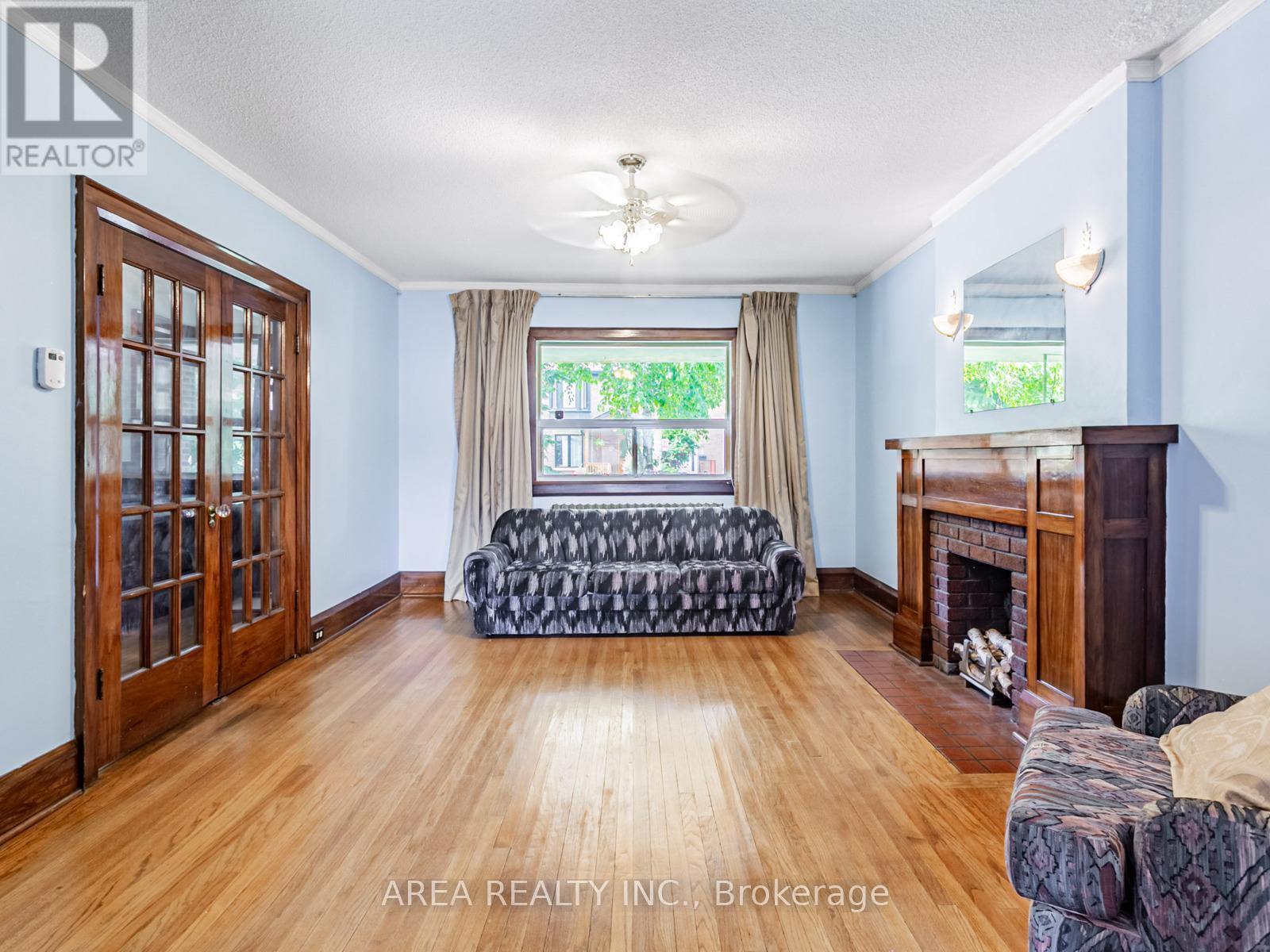 65 St Annes Road, Toronto, Ontario  M6J 2C4 - Photo 4 - C12395443