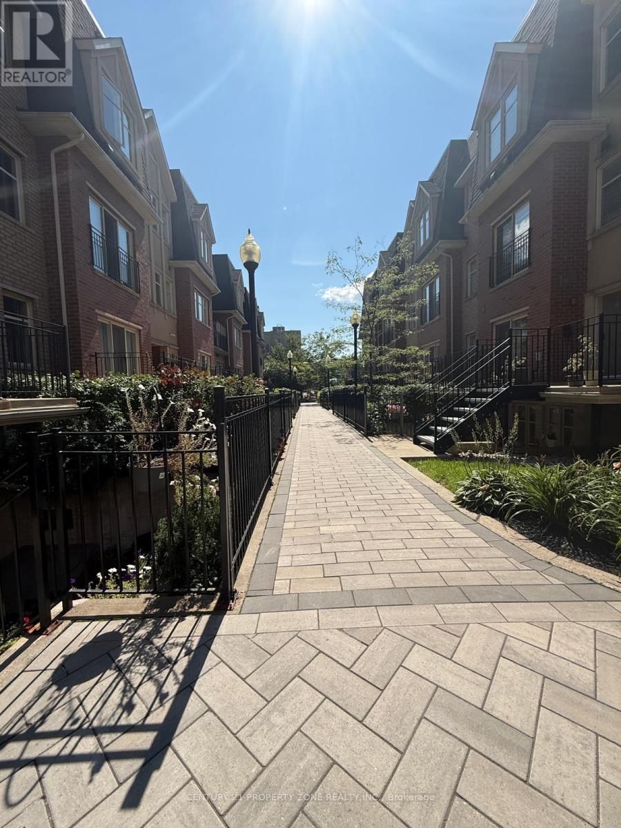 238 - 1496 VICTORIA PARK AVENUE, Toronto, Ontario