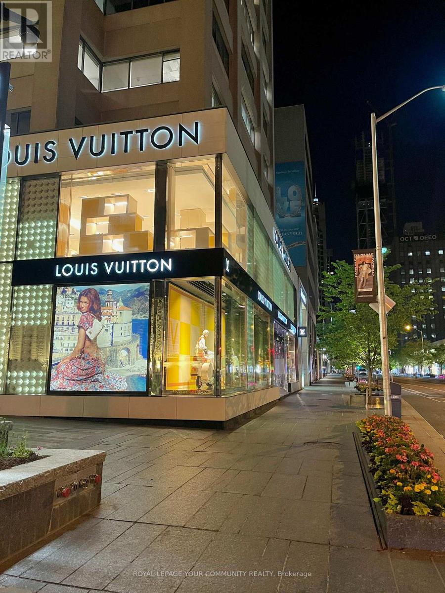 719 - 155 Yorkville Avenue, Toronto, Ontario  M5R 0B4 - Photo 14 - C12395557