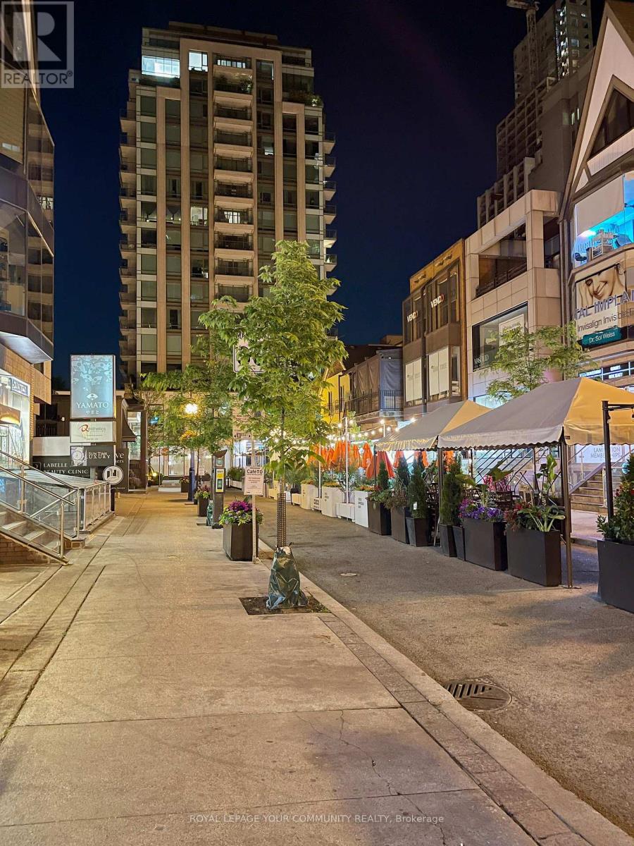 719 - 155 Yorkville Avenue, Toronto, Ontario  M5R 0B4 - Photo 15 - C12395557