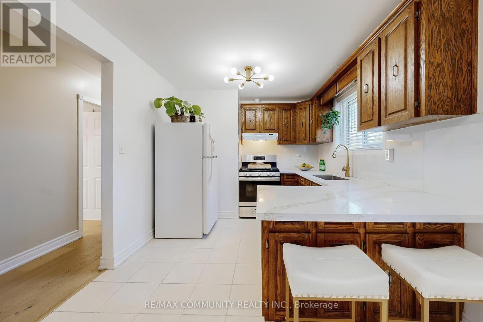 855 Zator Avenue, Pickering (Bay Ridges), Ontario  L1W 1Y2 - Photo 12 - E12395529