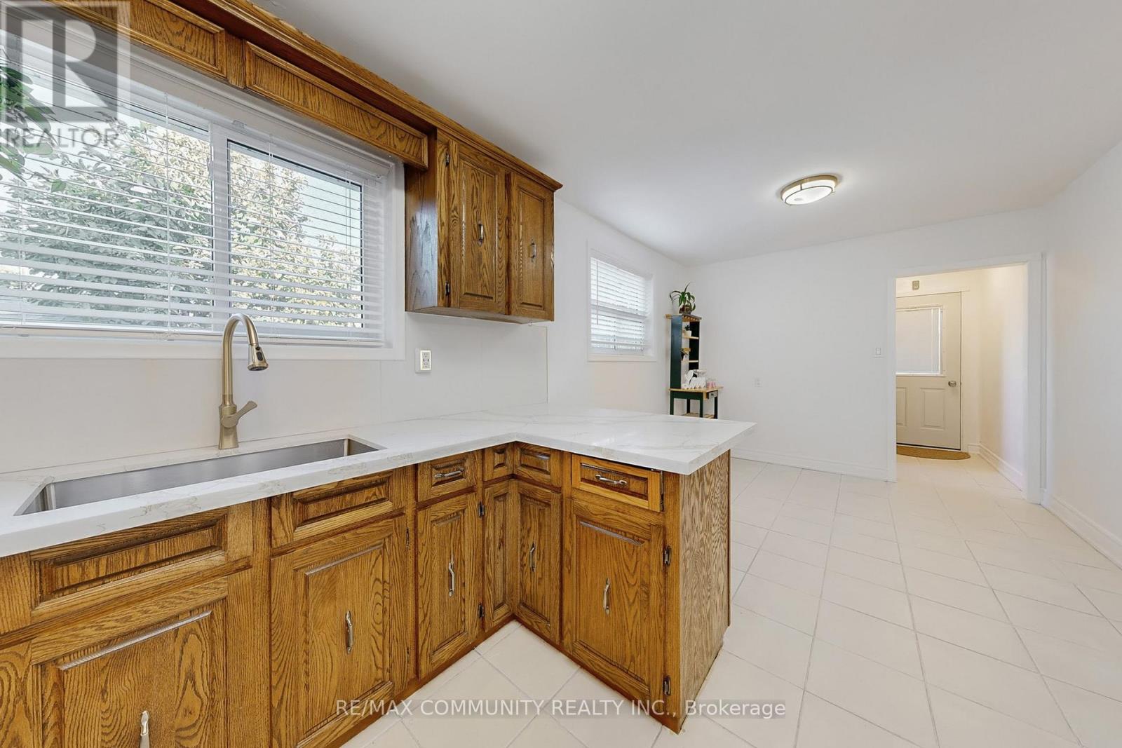 855 Zator Avenue, Pickering (Bay Ridges), Ontario  L1W 1Y2 - Photo 15 - E12395529