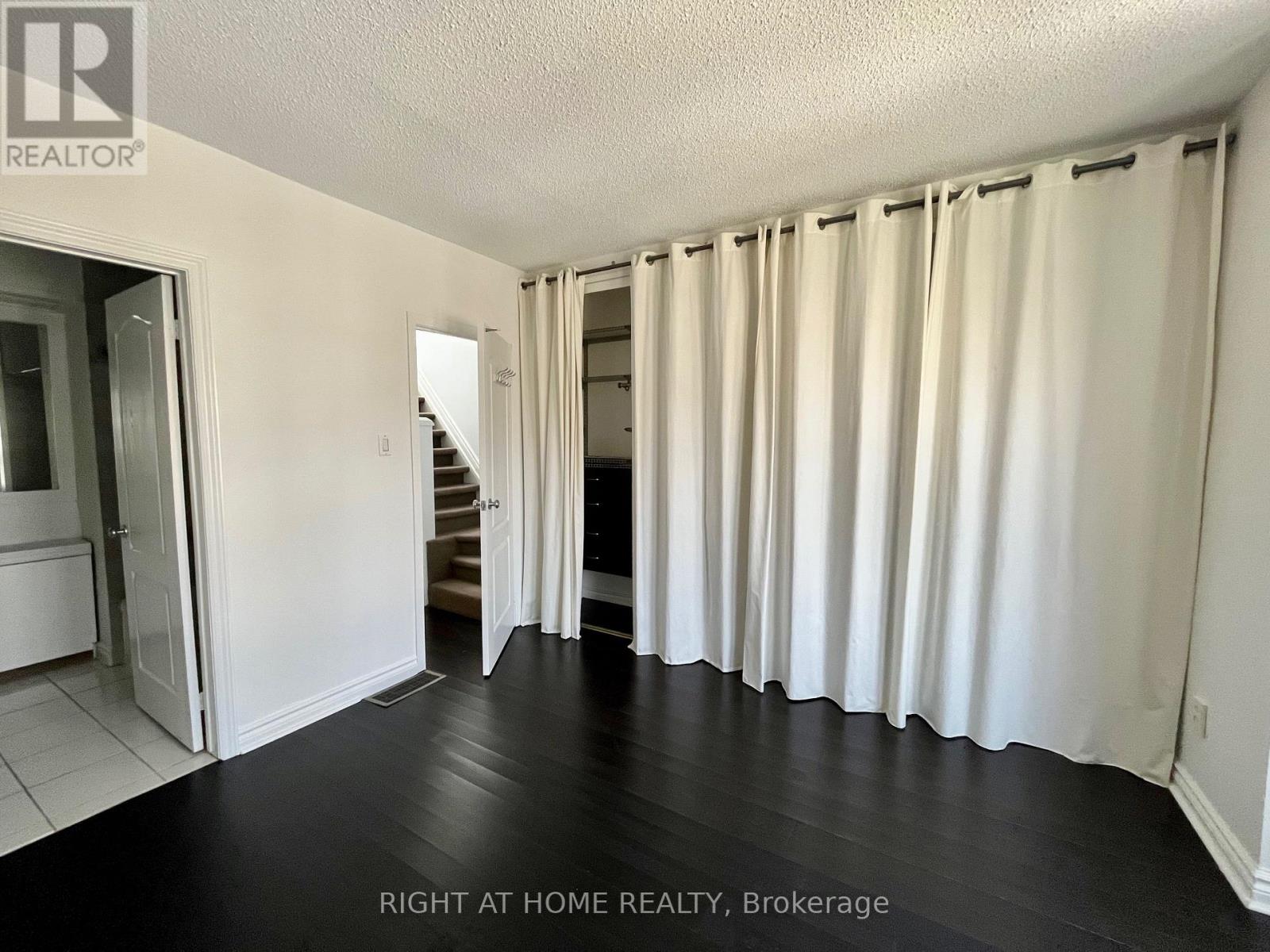 75 Dingwall Avenue, Toronto, Ontario  M4J 1C4 - Photo 11 - E12395560