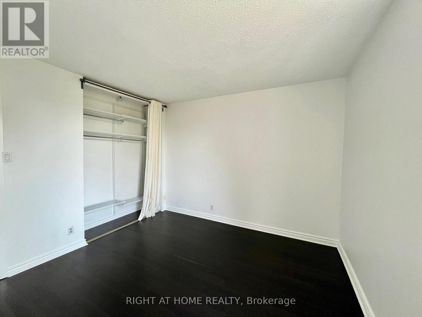 75 Dingwall Avenue, Toronto, Ontario  M4J 1C4 - Photo 14 - E12395560