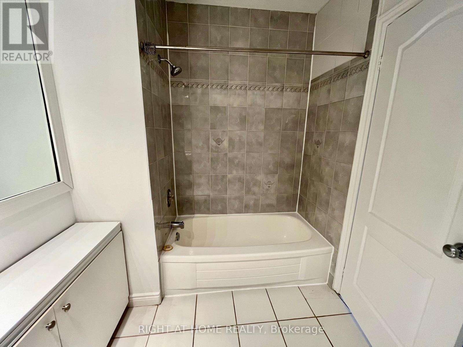 75 Dingwall Avenue, Toronto, Ontario  M4J 1C4 - Photo 16 - E12395560