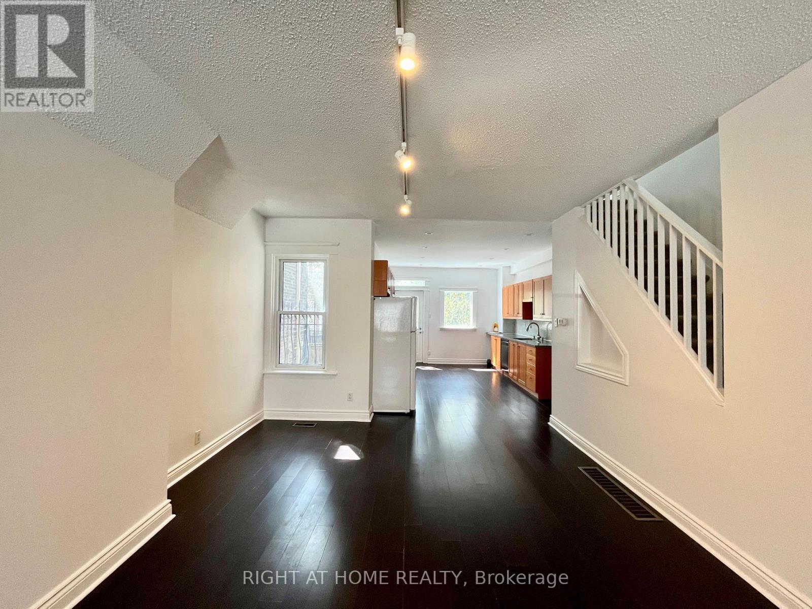 75 Dingwall Avenue, Toronto, Ontario  M4J 1C4 - Photo 2 - E12395560