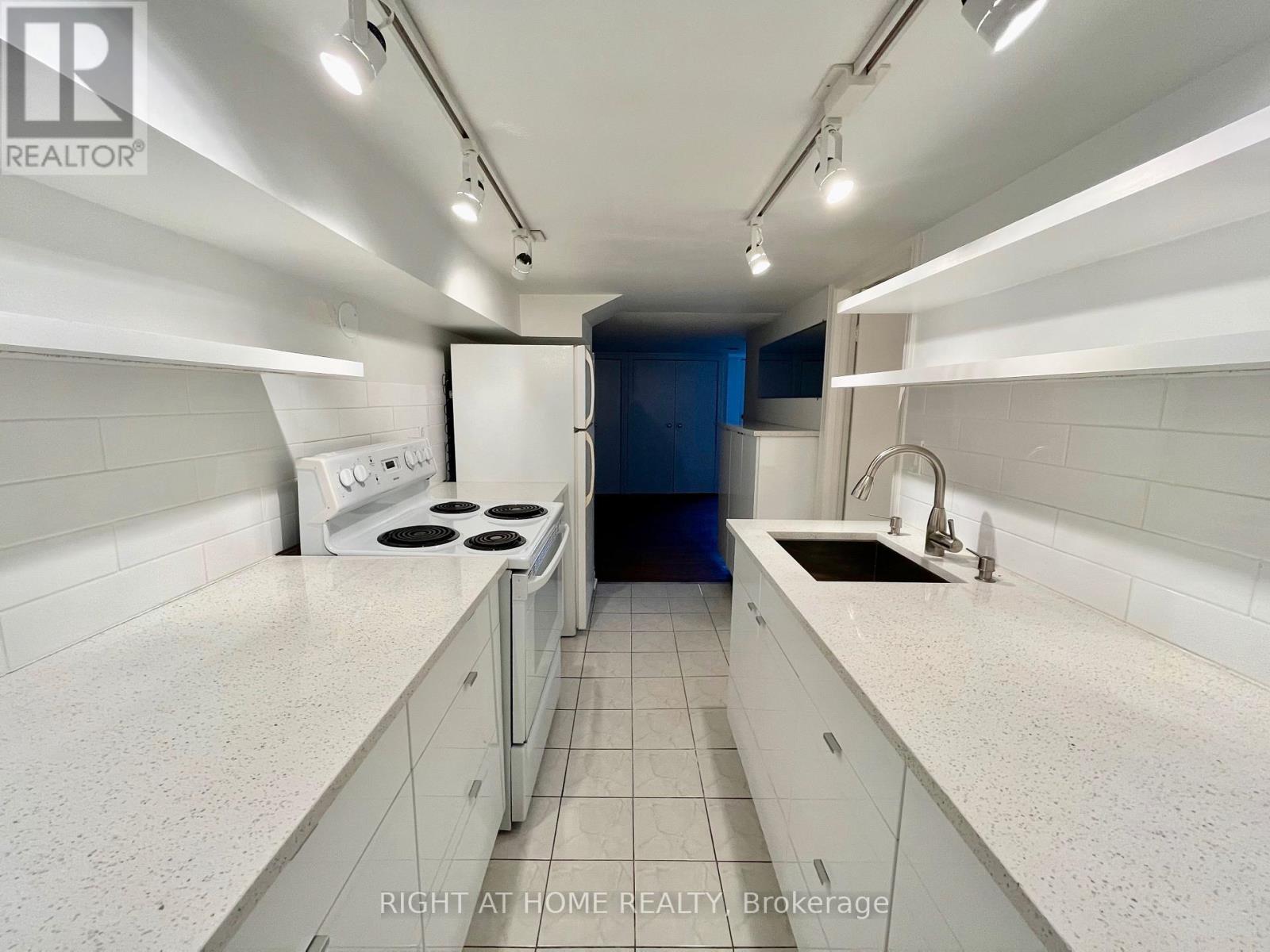 75 Dingwall Avenue, Toronto, Ontario  M4J 1C4 - Photo 21 - E12395560