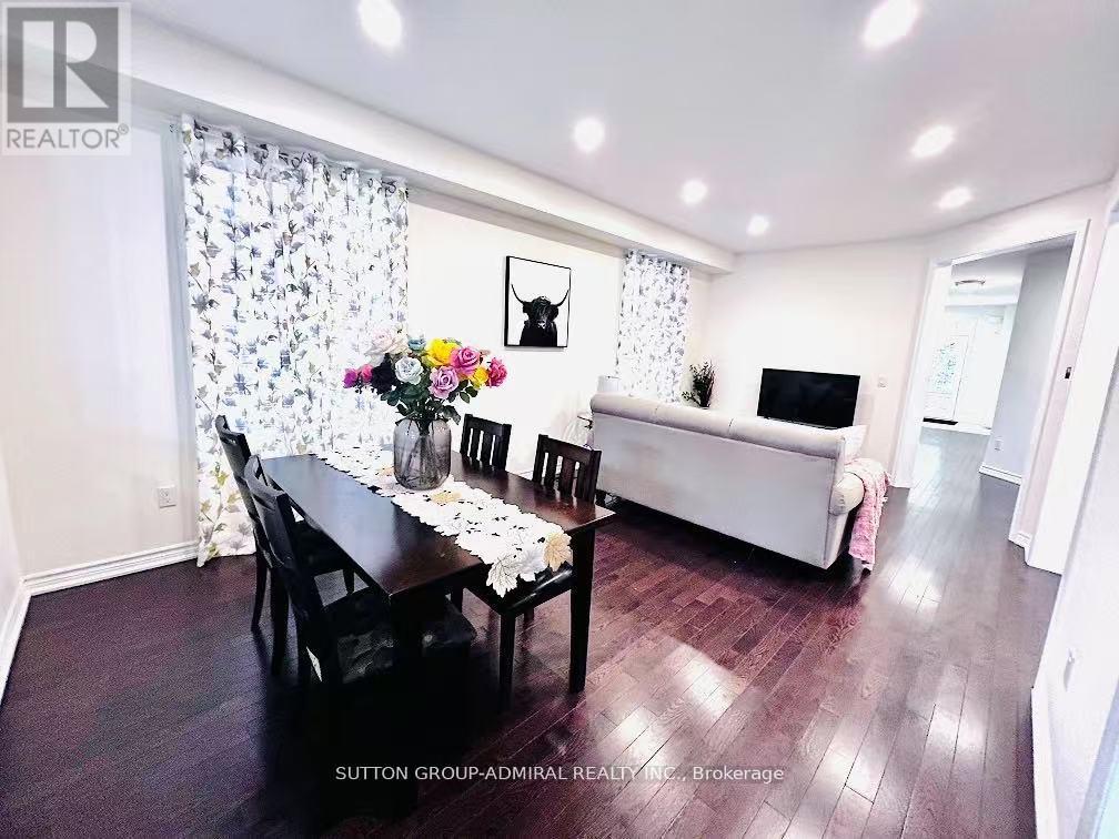81 Livante Court, Markham, Ontario  L6C 1J5 - Photo 6 - N12395451