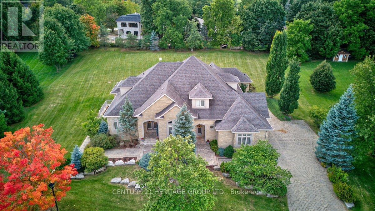 12 PRINCE ADAM COURT, King, Ontario