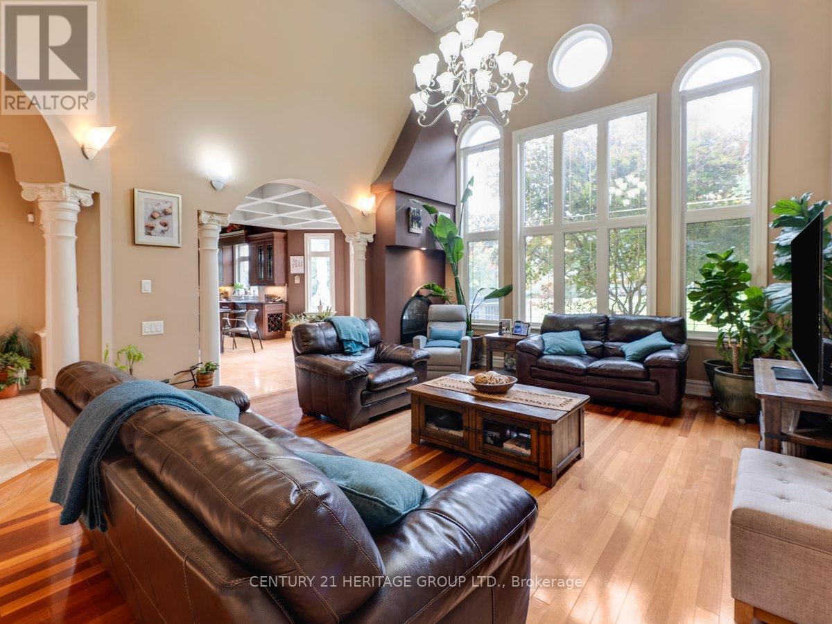 12 Prince Adam Court, King, Ontario  L7B 1M1 - Photo 15 - N12395469