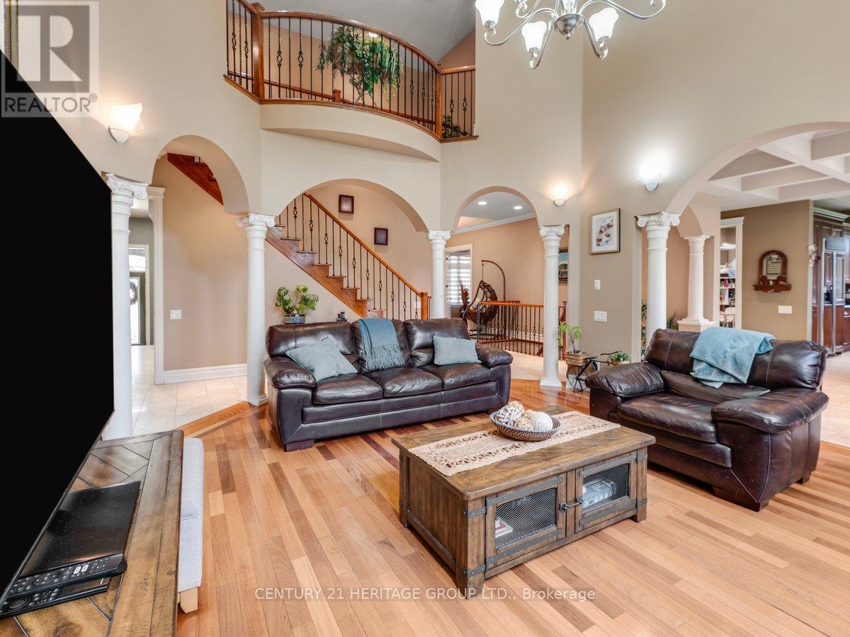 12 Prince Adam Court, King, Ontario  L7B 1M1 - Photo 16 - N12395469