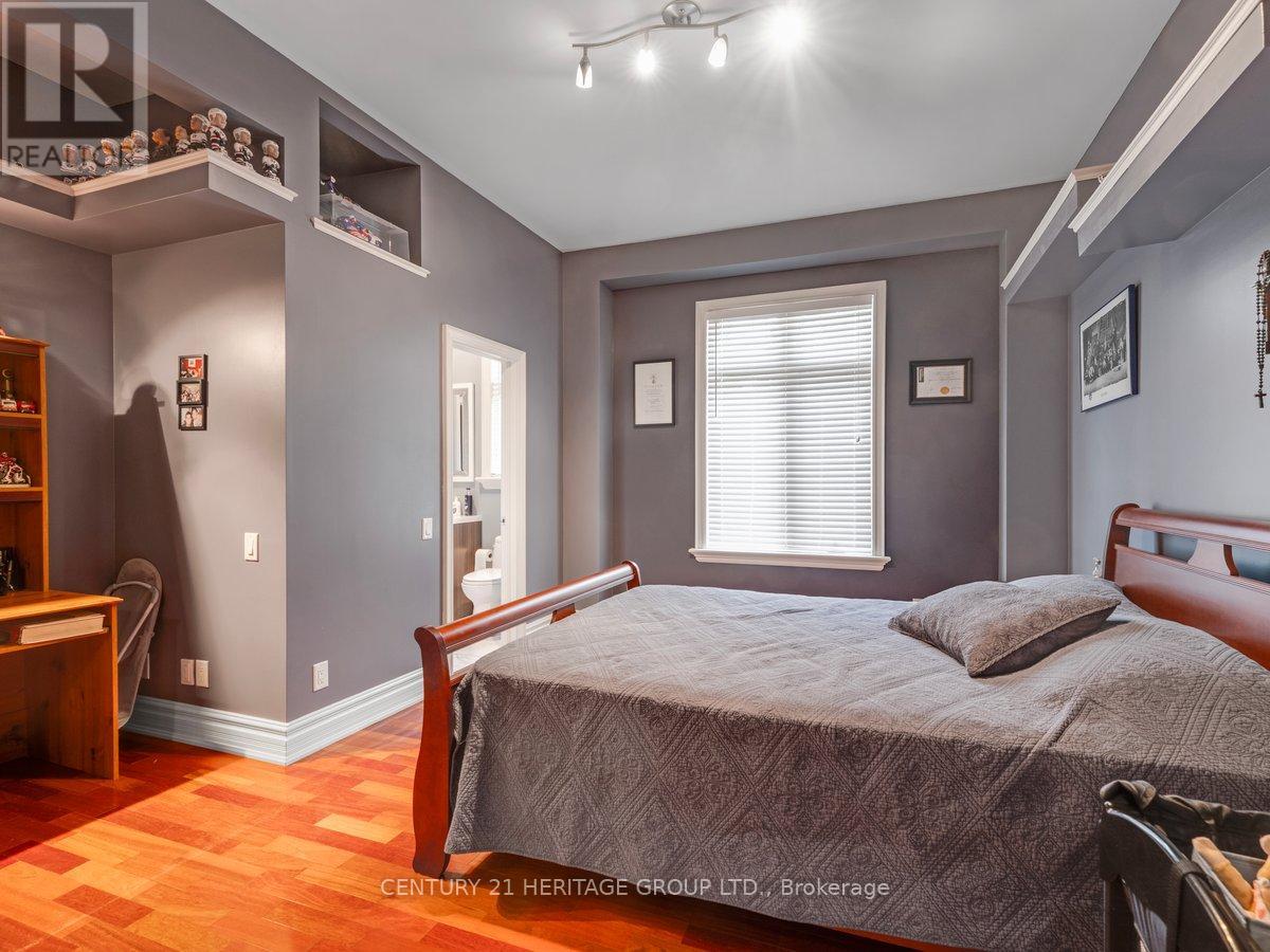 12 Prince Adam Court, King, Ontario  L7B 1M1 - Photo 23 - N12395469