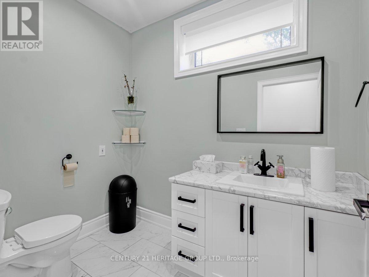 12 Prince Adam Court, King, Ontario  L7B 1M1 - Photo 25 - N12395469