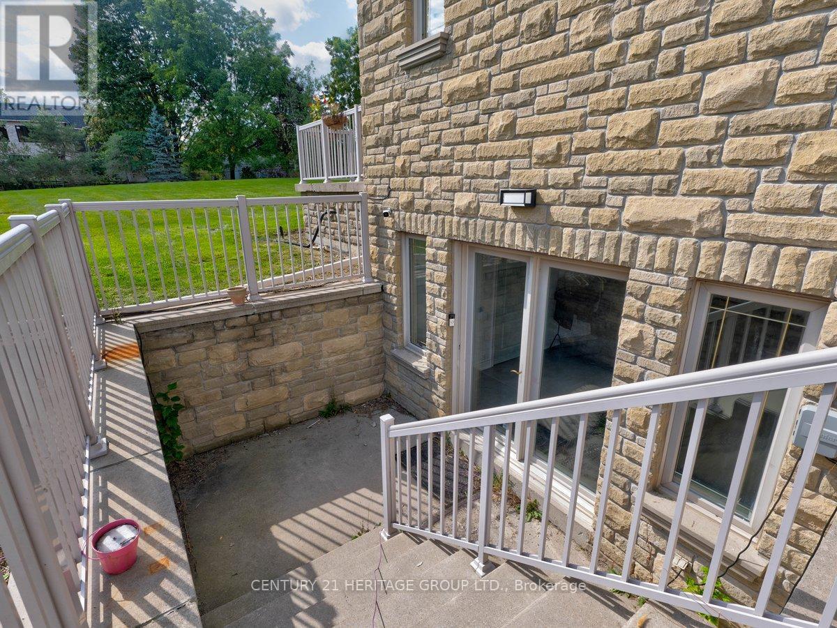 12 Prince Adam Court, King, Ontario  L7B 1M1 - Photo 33 - N12395469