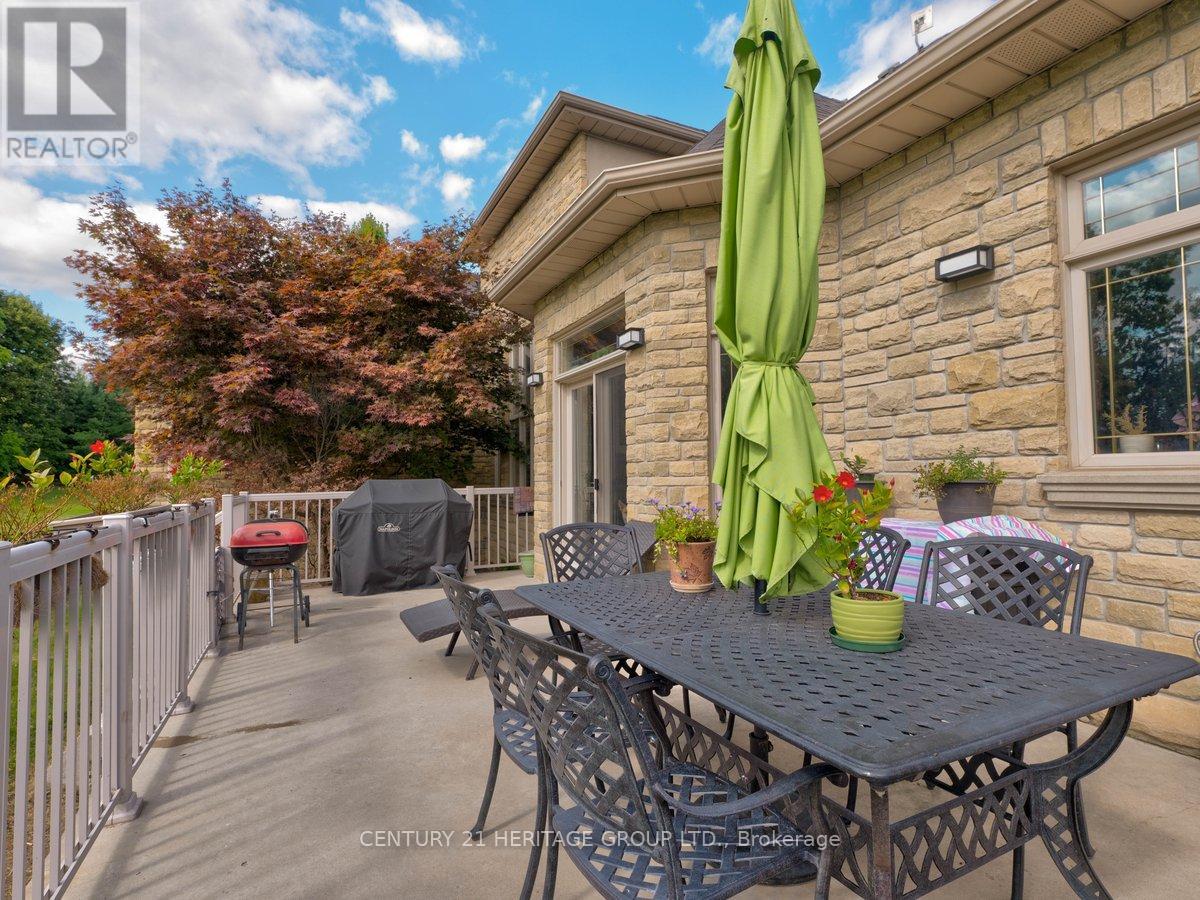 12 Prince Adam Court, King, Ontario  L7B 1M1 - Photo 35 - N12395469