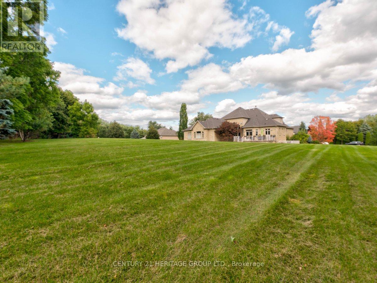 12 Prince Adam Court, King, Ontario  L7B 1M1 - Photo 38 - N12395469