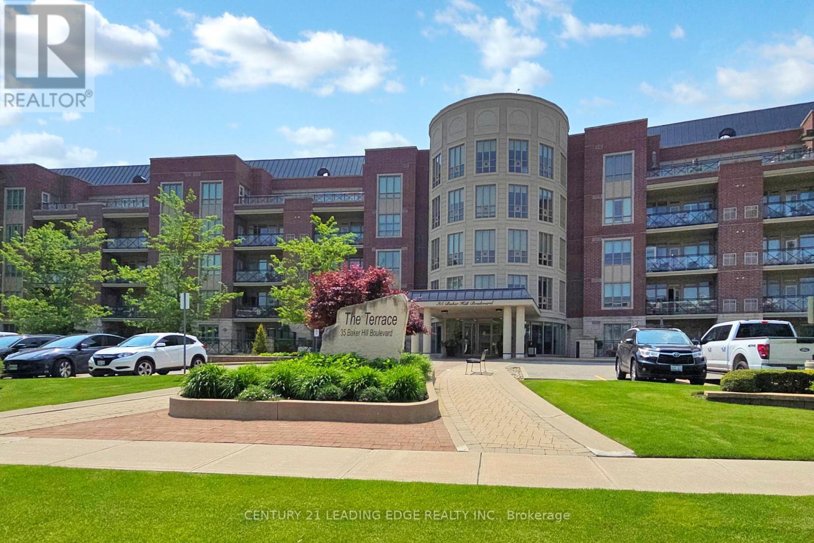 305 - 35 Baker Hill Boulevard, Whitchurch-Stouffville, Ontario  L4A 1P8 - Photo 1 - N12395494