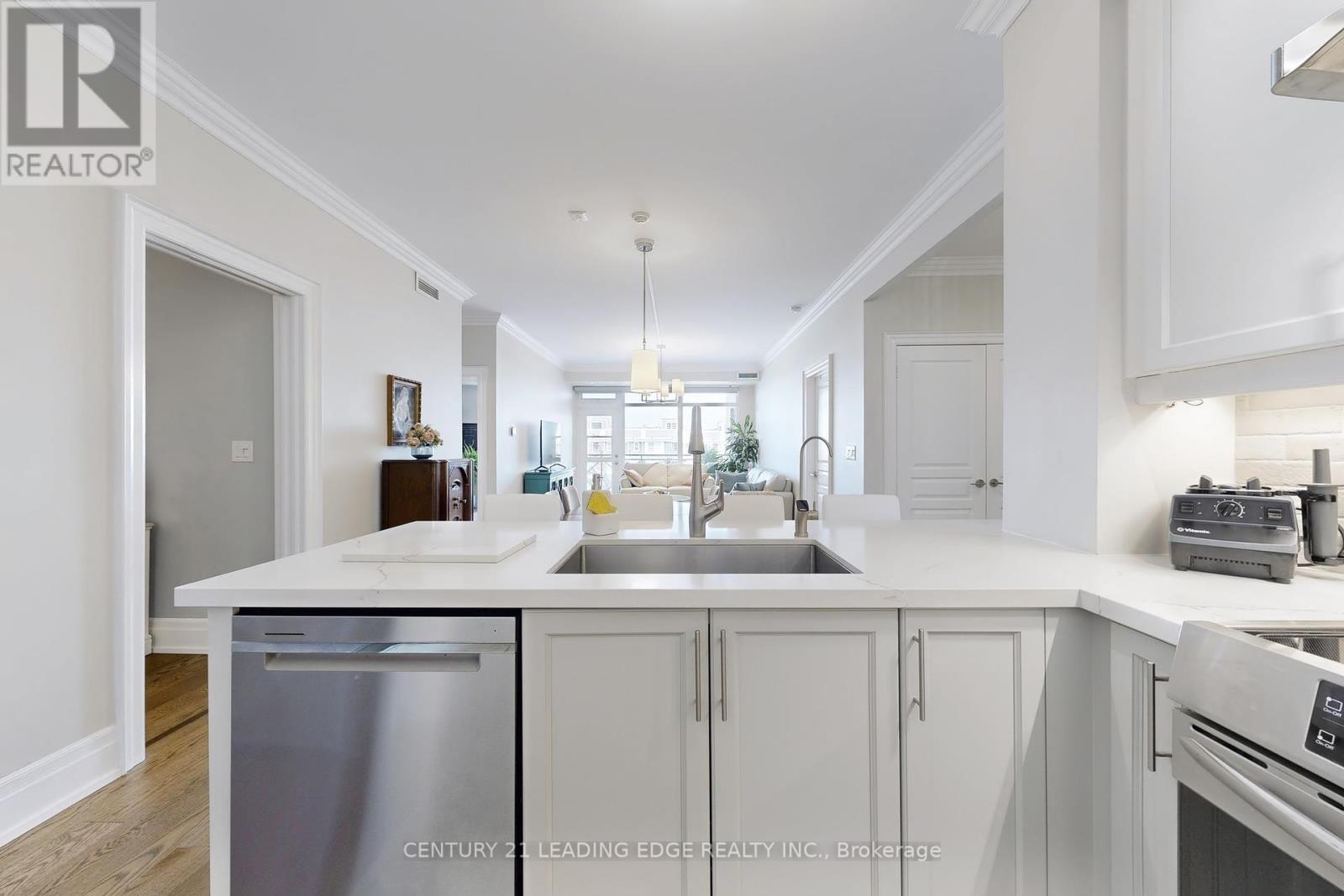 305 - 35 Baker Hill Boulevard, Whitchurch-Stouffville, Ontario  L4A 1P8 - Photo 24 - N12395494