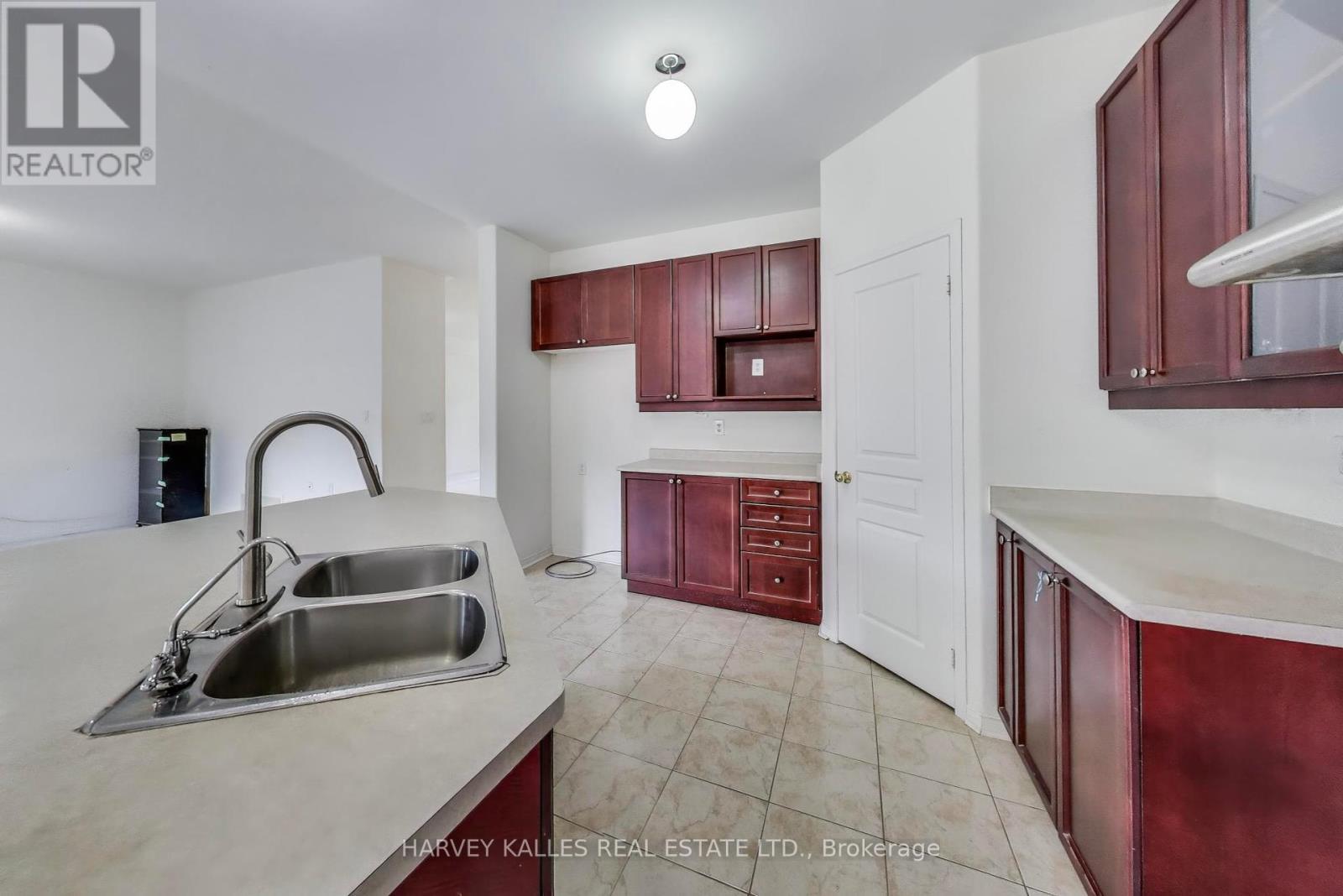802 Cornell Rouge Boulevard, Markham (Cornell), Ontario  L6B 0K6 - Photo 12 - N12395541