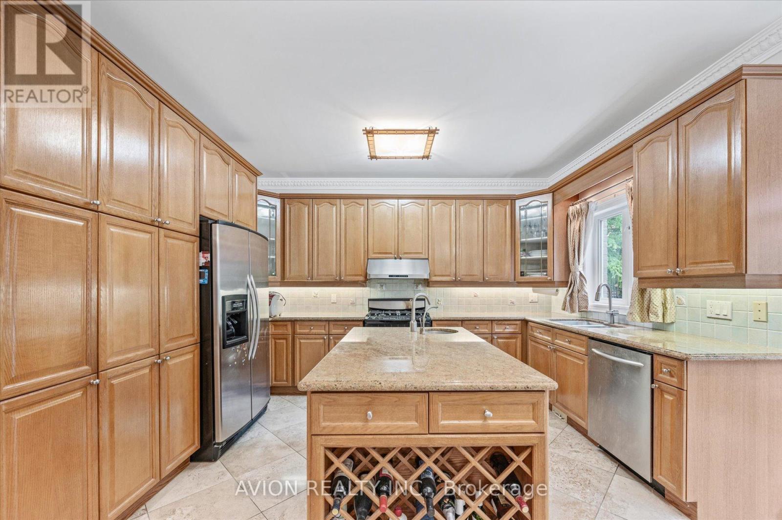 55 Frybrook Crescent, Richmond Hill, Ontario  L5B 4B9 - Photo 14 - N12395564