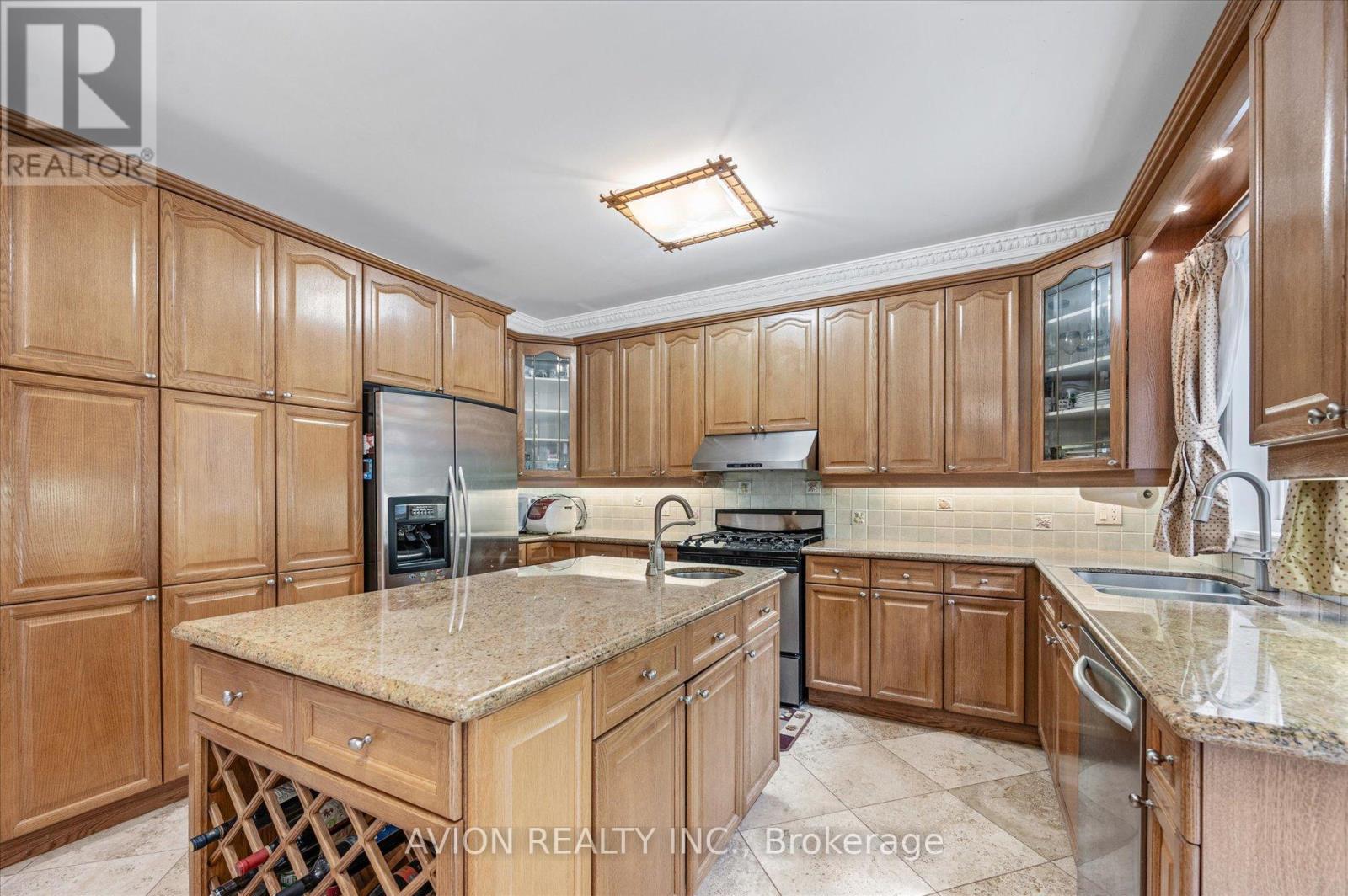 55 Frybrook Crescent, Richmond Hill, Ontario  L5B 4B9 - Photo 16 - N12395564