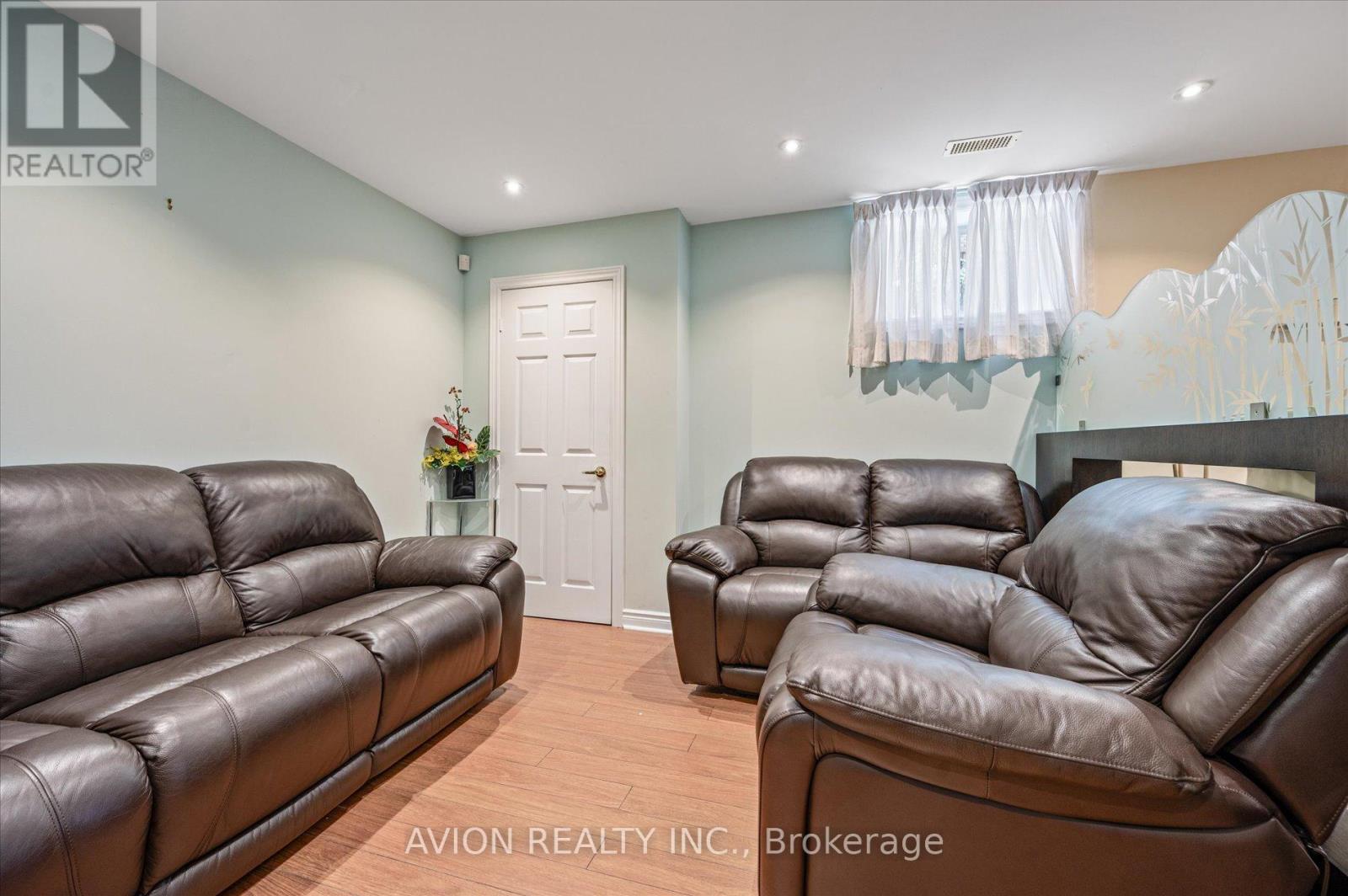 55 Frybrook Crescent, Richmond Hill, Ontario  L5B 4B9 - Photo 34 - N12395564