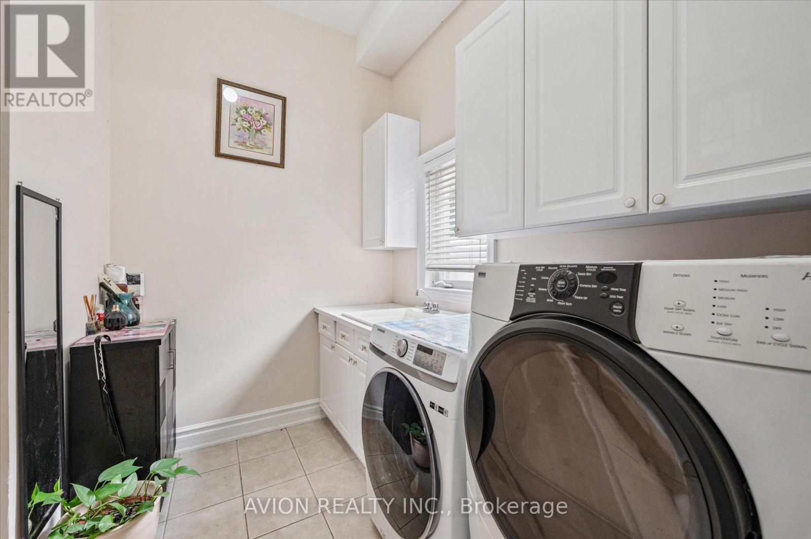 55 Frybrook Crescent, Richmond Hill, Ontario  L5B 4B9 - Photo 40 - N12395564