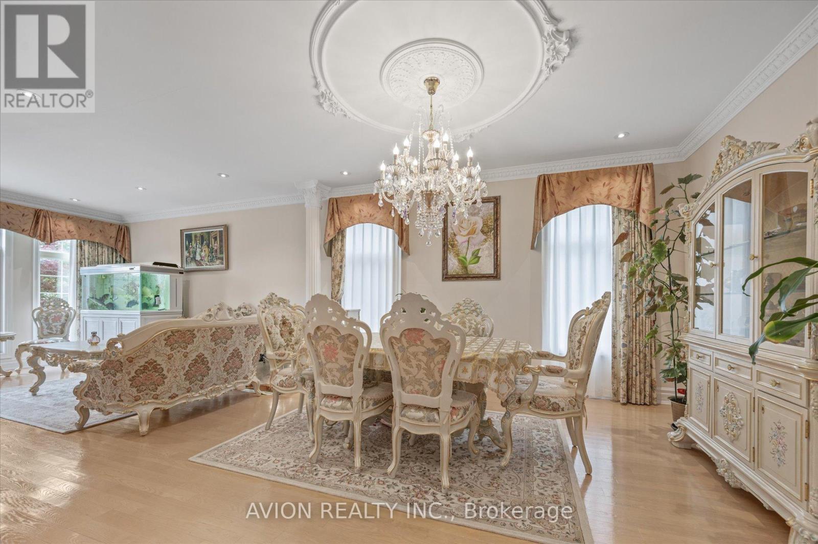 55 Frybrook Crescent, Richmond Hill, Ontario  L5B 4B9 - Photo 6 - N12395564