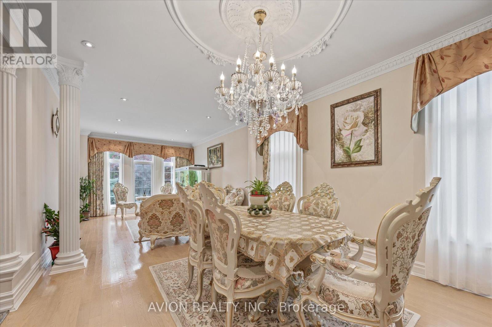 55 Frybrook Crescent, Richmond Hill, Ontario  L5B 4B9 - Photo 7 - N12395564