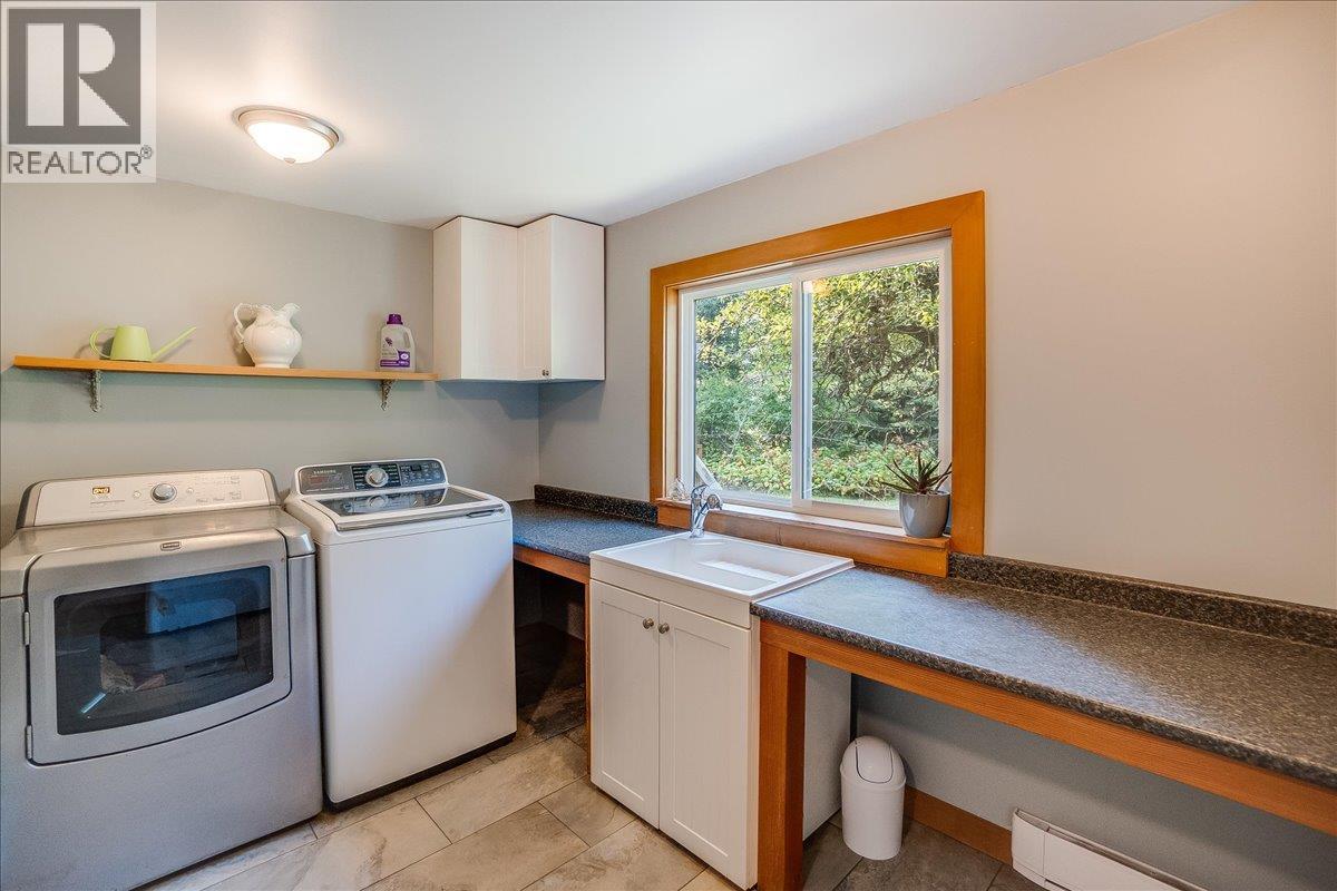 3710 Ladybird Road, Krestova, British Columbia  V0G 1H2 - Photo 22 - 10362183