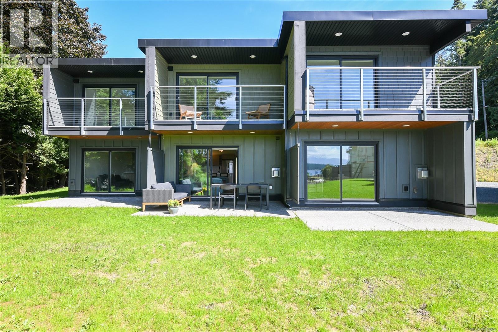213 4305 Shingle Spit Rd, Hornby Island, British Columbia