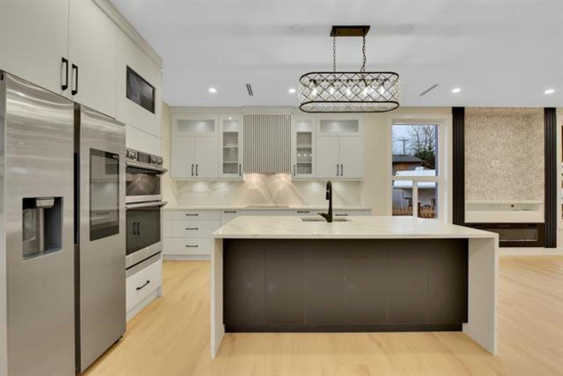Property at 20265 98 AVENUE image 2
