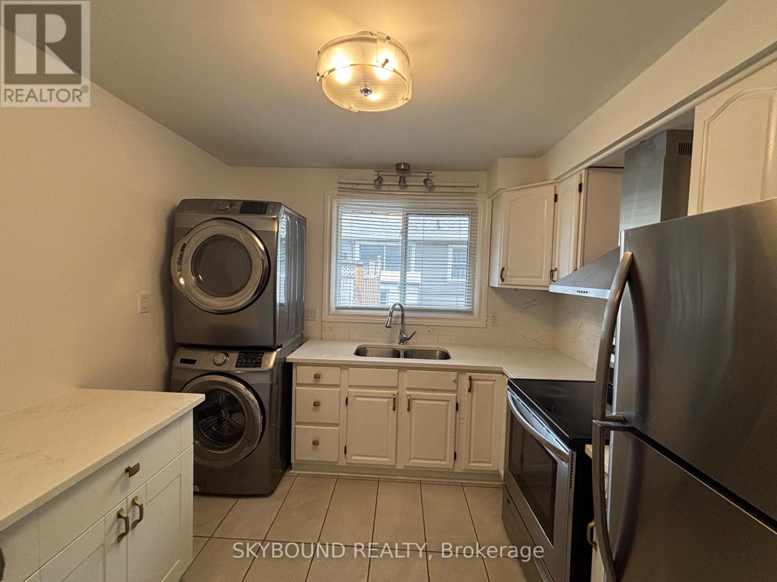 Upper Unit - 3857 Panama Court, Niagara Falls, Ontario  L2J 3Z8 - Photo 13 - X12372634