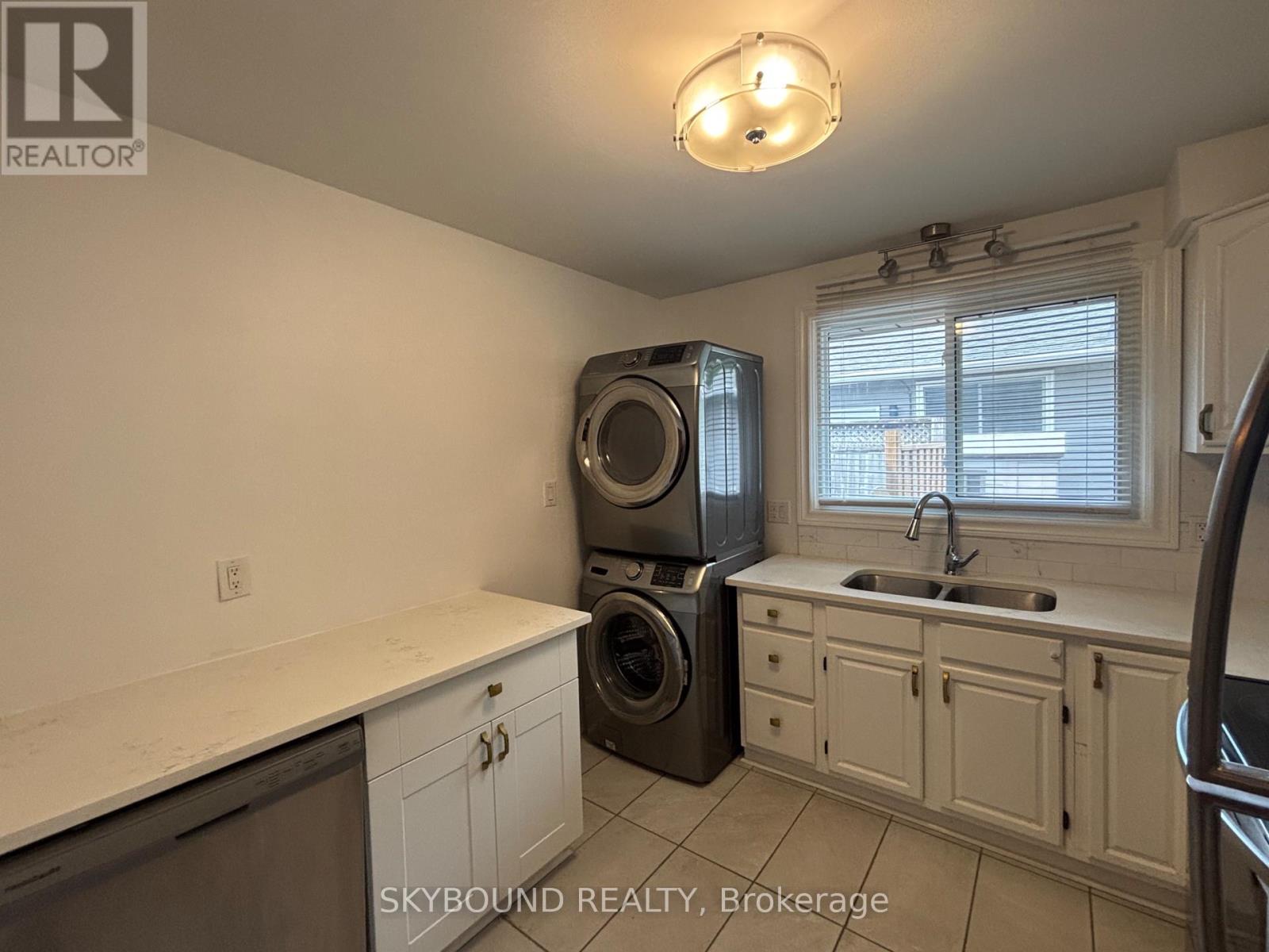 Upper Unit - 3857 Panama Court, Niagara Falls, Ontario  L2J 3Z8 - Photo 10 - X12372634