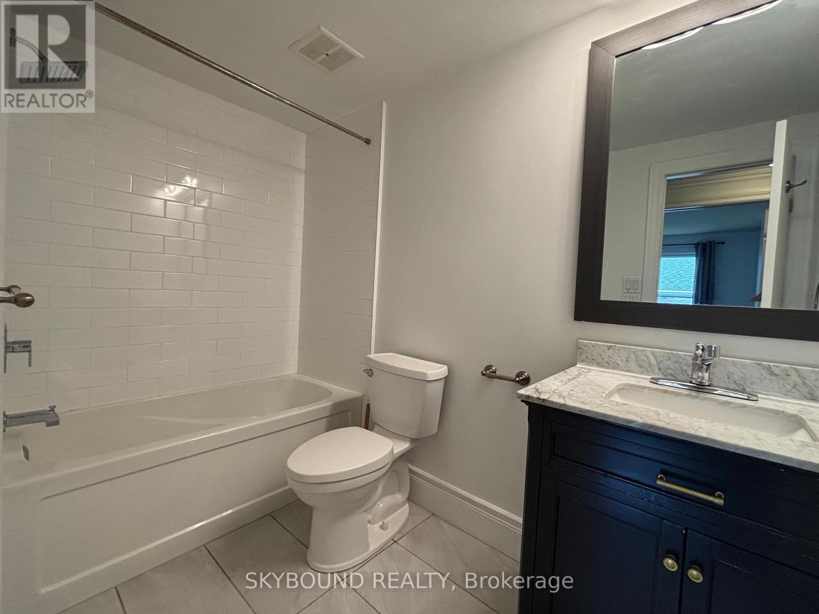 Upper Unit - 3857 Panama Court, Niagara Falls, Ontario  L2J 3Z8 - Photo 14 - X12372634