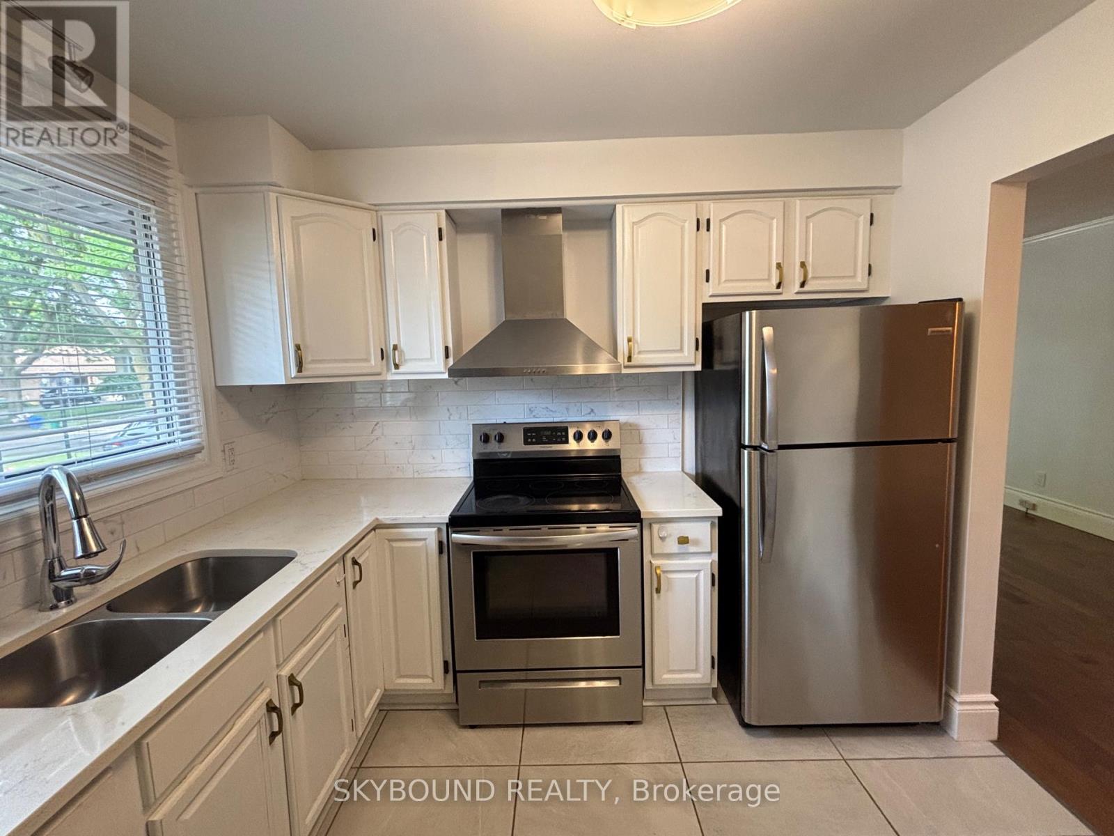 Upper Unit - 3857 Panama Court, Niagara Falls, Ontario  L2J 3Z8 - Photo 11 - X12372634