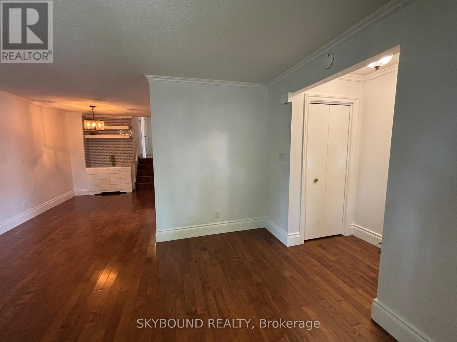 Upper Unit - 3857 Panama Court, Niagara Falls, Ontario  L2J 3Z8 - Photo 7 - X12372634
