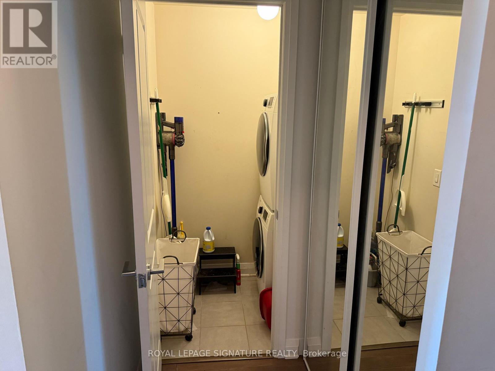 404 - 1055 Southdown Road, Mississauga, Ontario  L5J 0A3 - Photo 12 - W12395509