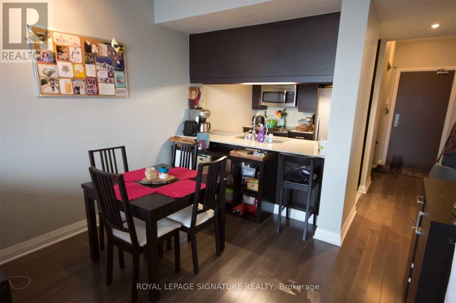 404 - 1055 Southdown Road, Mississauga, Ontario  L5J 0A3 - Photo 2 - W12395509