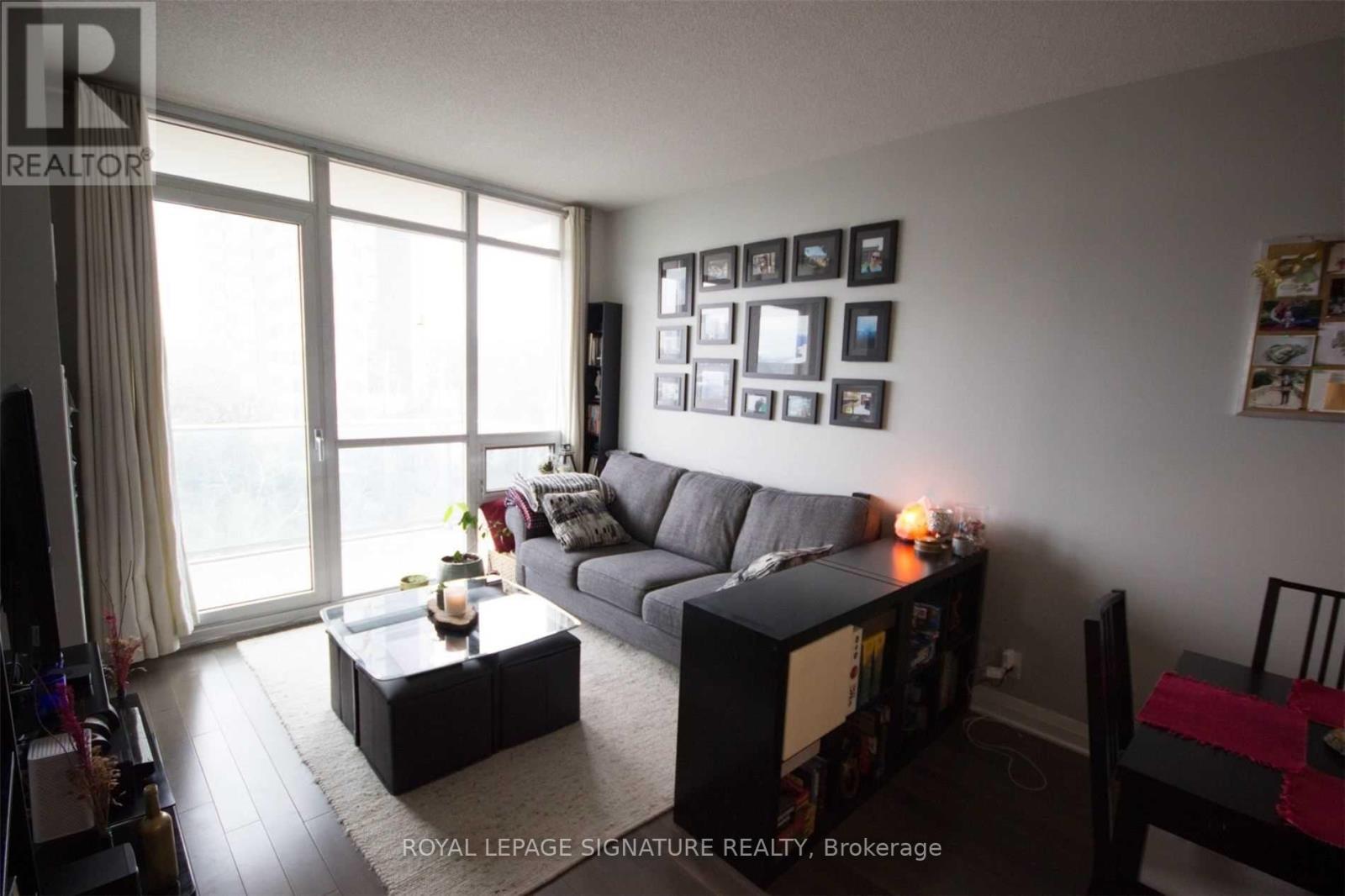404 - 1055 Southdown Road, Mississauga, Ontario  L5J 0A3 - Photo 5 - W12395509